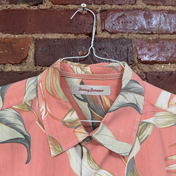 Tommy Bahama Silk Button Down - Picture 2 of 4